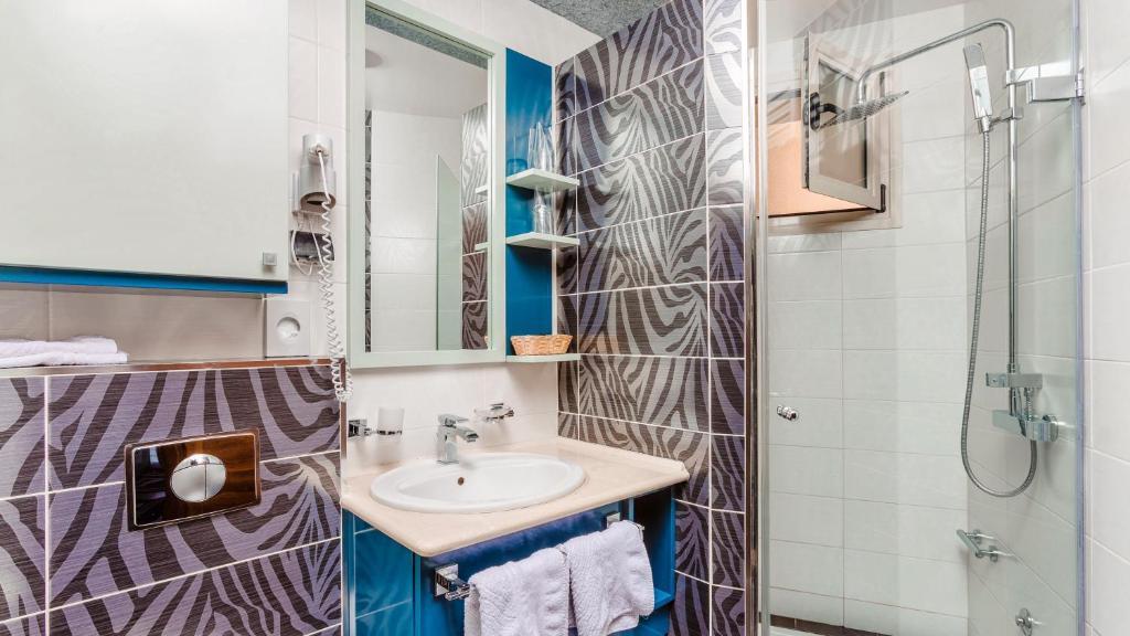 Meridian Hotel Budva Bilik gambar